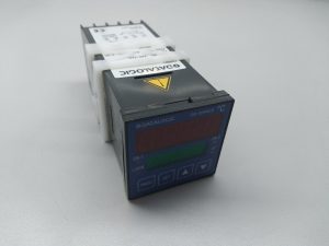 QD-10 Control de Temperatura 48-240V Relé