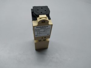 IS-40-Y7-S3 40x40mm 30mm AC/DC 2 cable NO